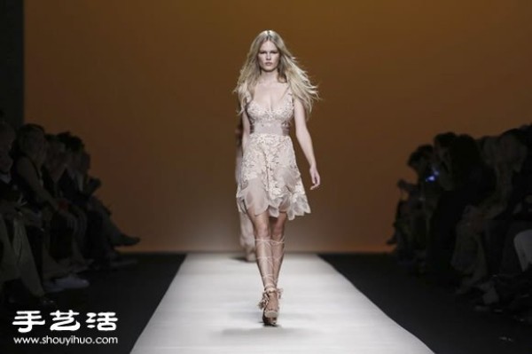 Alberta Ferretti 2015 spring and summer womens clothing design appreciation