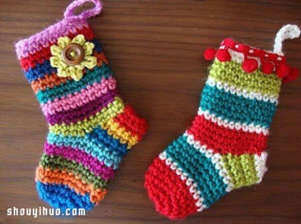 Illustrated tutorial on crocheting cute childrens warm socks with wool