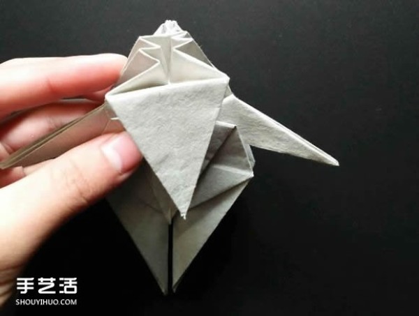 Super complex origami shark illustration, detailed steps for folding a three-dimensional shark