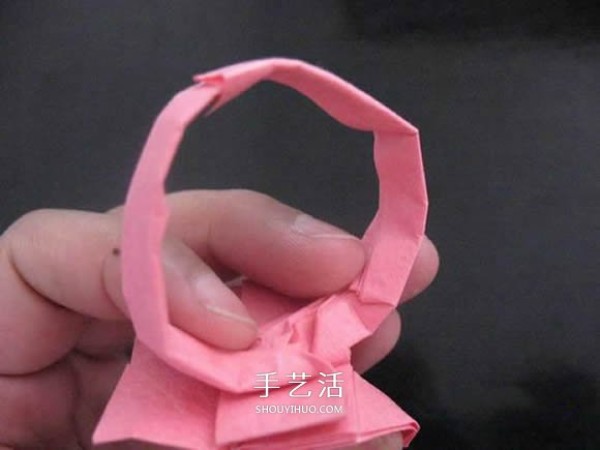 Giving a small gift to your first love! Illustration of how to fold an origami rose ring