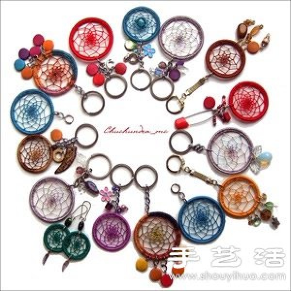 Illustrated Tutorial on Hand-knitting of Key Chains/Pendants/Pendants