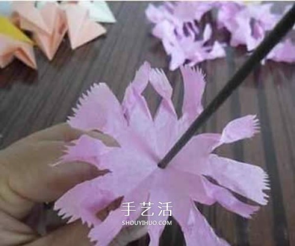 Mothers Day Carnation DIY Illustration of Making Hand-kneaded Paper Carnations