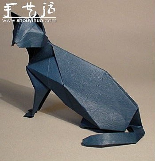 Appreciation of origami works such as lions and Pegasus