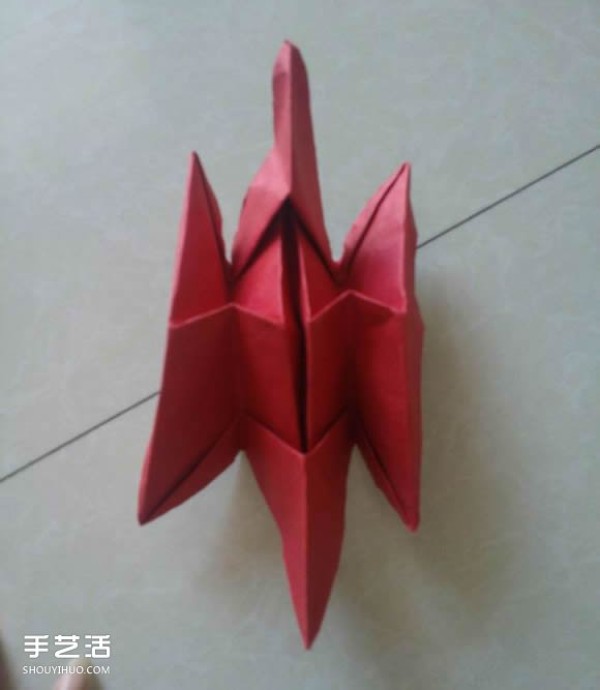 How to make a three-dimensional origami fox, a handmade fox with an origami method of the illustration