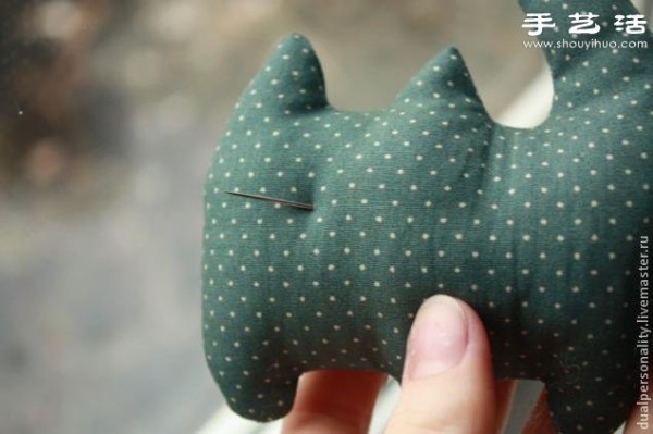 Illustrations for making handmade fabric cat pillows/cushions/dolls/pendants