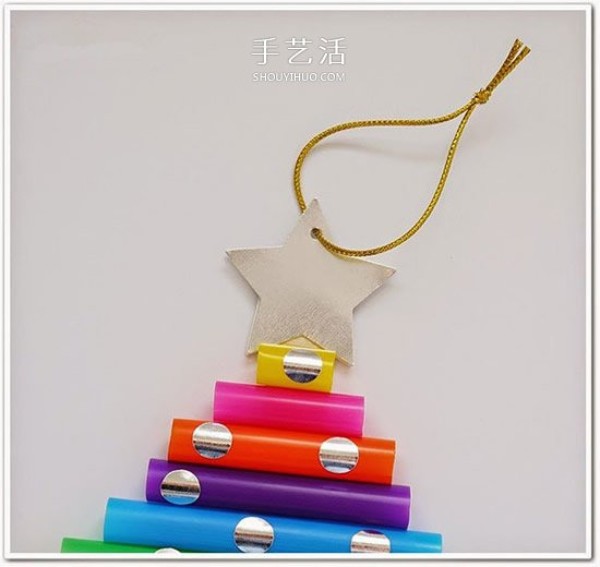 How to make a handmade straw Christmas tree in kindergarten