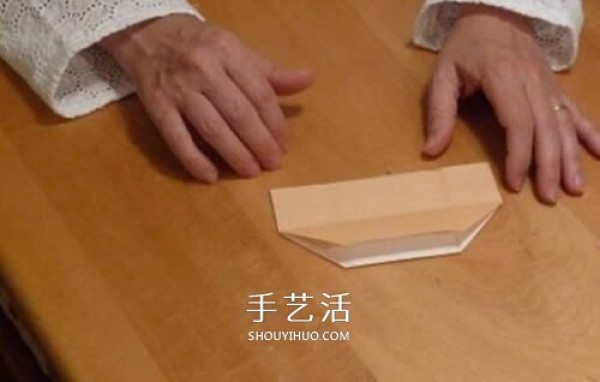 How to Origami a Square Box with a Cover, Simple Illustrations of Folding a Square Carton