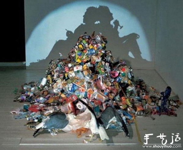 The projection art of DIY waste and garbage