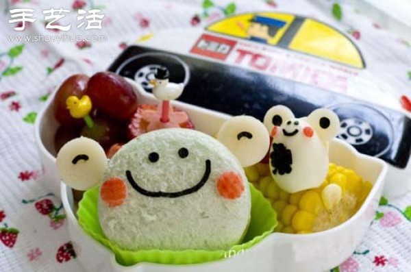 Super interesting bento plate with cartoon pattern