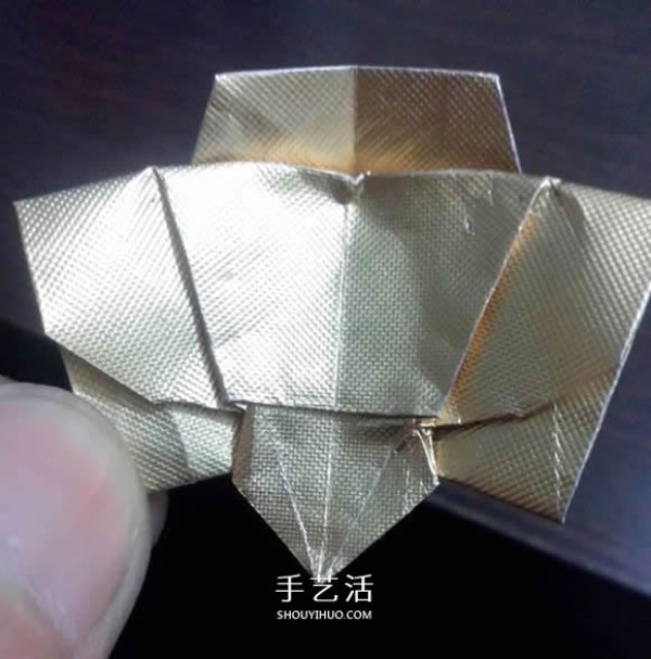 Using cigarette box paper waste and making origami three-dimensional owl illustration step-by-step