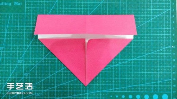 LOVE heart-shaped origami illustrated tutorial on how to fold LOVE love on Valentines Day