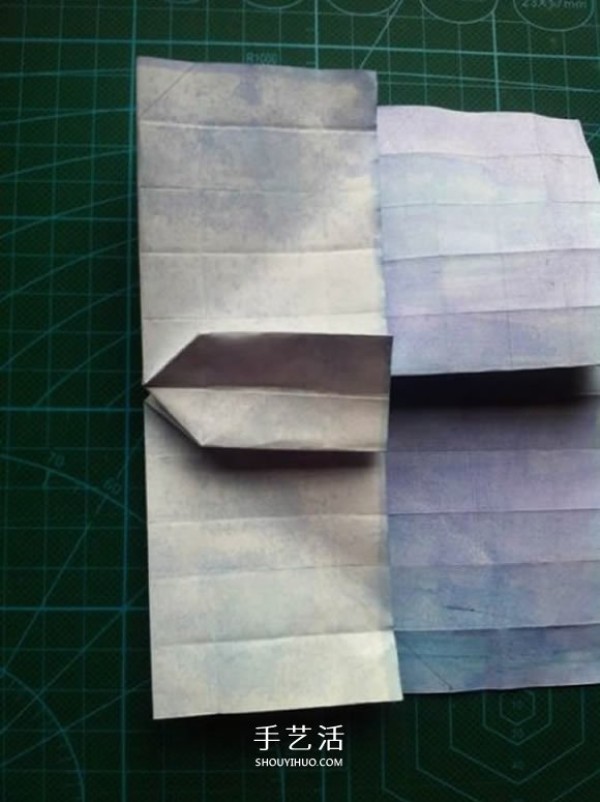 Naoyuki Tanitas origami tutorial, illustrations of how to fold a cute tissue box