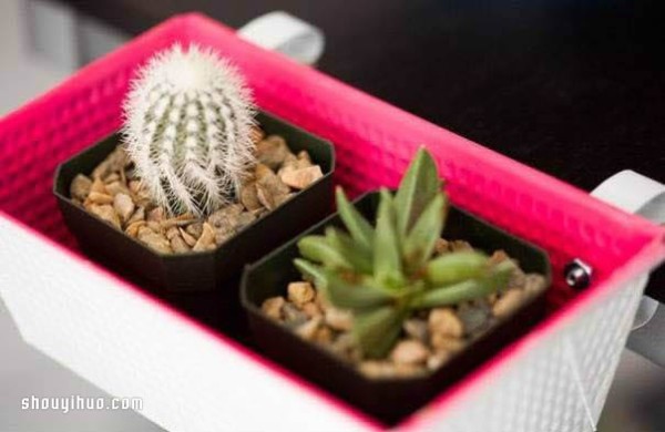 Using waste tin cans and tin boxes to DIY tableside flowerpots/pen holders/storage racks