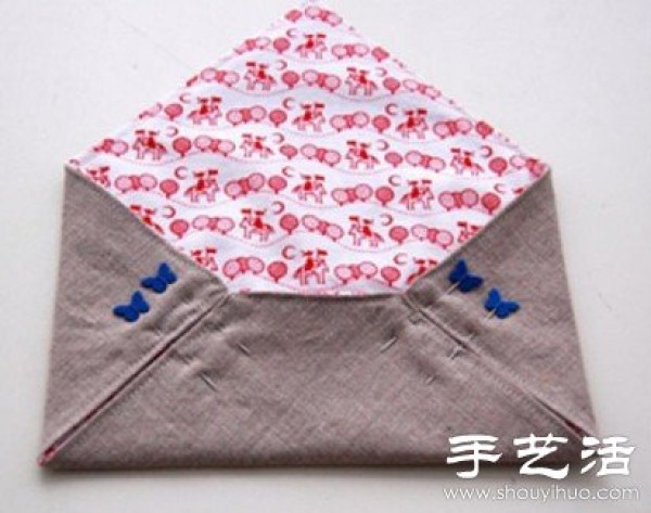 Handmade fabric envelope to convey love