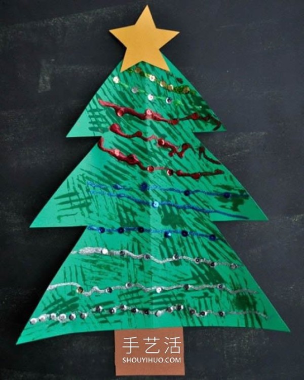 How to make a handmade cardboard Christmas tree in kindergarten is simple and fun