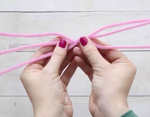 How to make a white rabbit in kindergarten by hand and make a rabbit from a paper plate