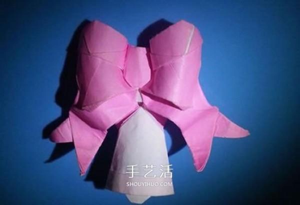 The origami method of a bell illustrates the folding steps of a complex origami bell