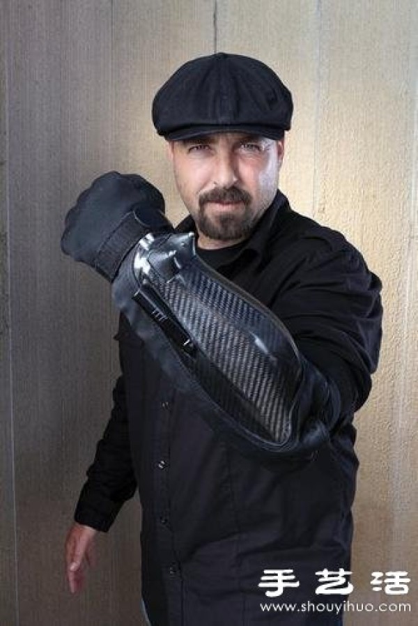 Super-cool multi-functional riot-proof armored gloves