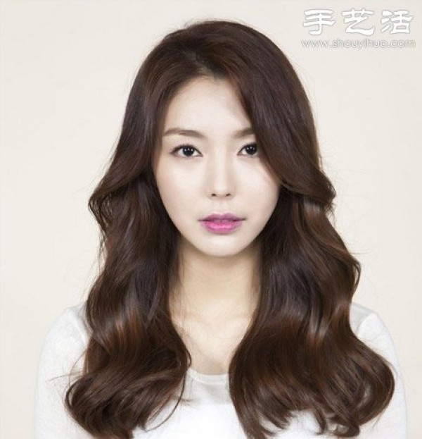 MM with long hair, look here: DIY tutorial for Korean-style buns