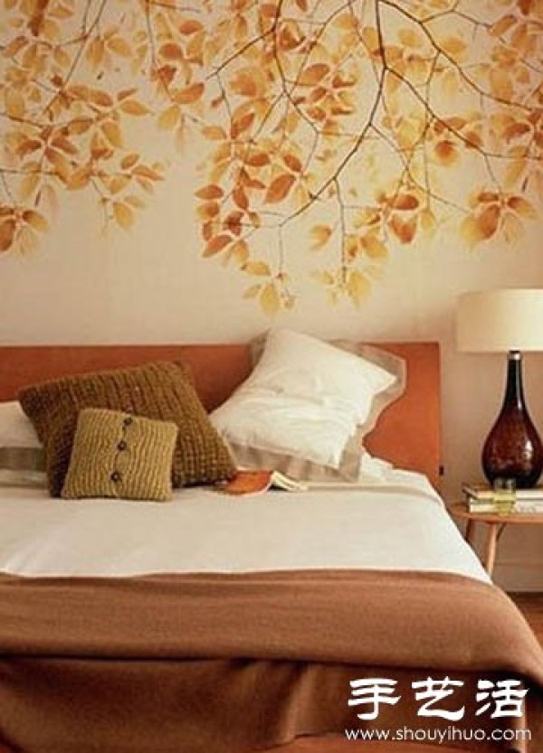 Hand-painted background walls with different styles