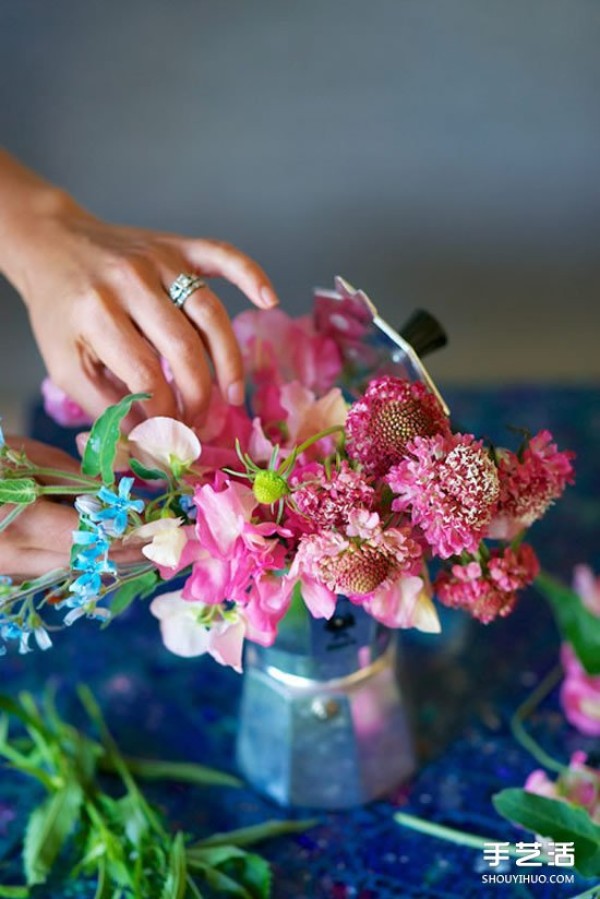 Discarded coffee machine turned into flower vase DIY tutorial with earthy flavor