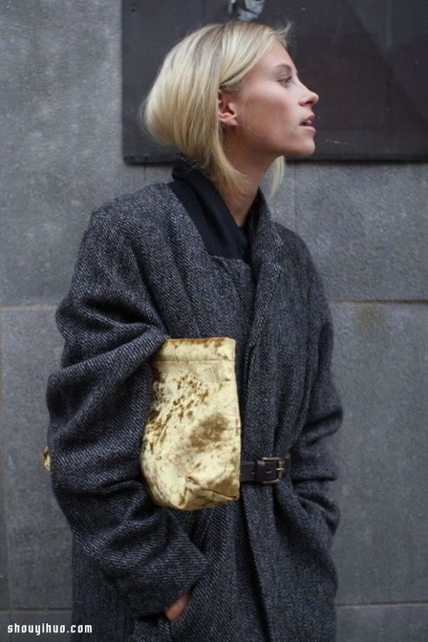 Irresistibly fashionable Oversize clutch