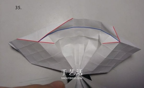 A detailed step-by-step diagram of origami butterflies and a diagram of how to fold a hand-made cabbage pink butterfly