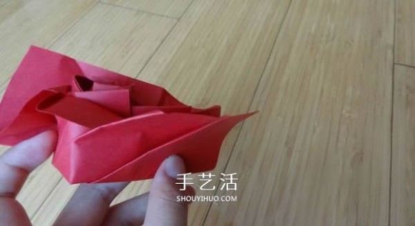 Represents beauty and love! Step by step illustration of handmade origami roses