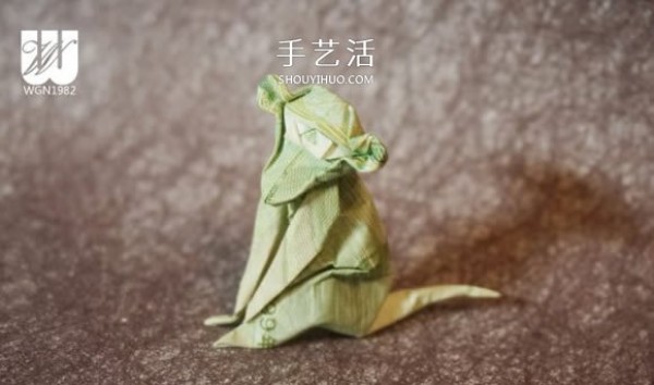 Realistic monkey origami illustrations, how to fold hand-made origami monkeys