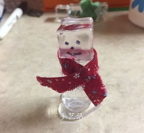 How to make a homemade Christmas ice cube snowman decoration