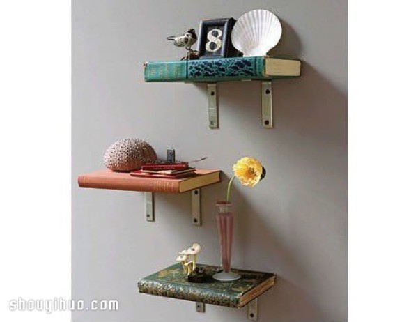 Waste old books are transformed and reused to make handmade DIY creative ideas