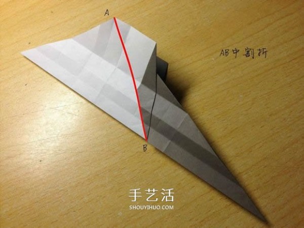 The origami method of an excavator illustrates the folding process of a manual excavator