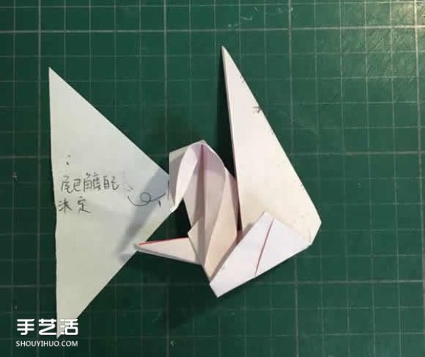 Three-dimensional big rooster origami diagram, step-by-step diagram of origami rooster