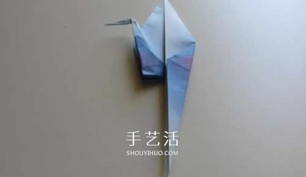 Origami cranes can be easily folded into three-dimensional red-crowned cranes with small modifications