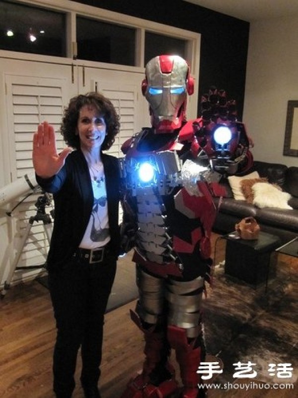 Iron Man fans DIY realistic armor that folds into a suitcase