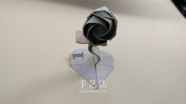 How to fold paper money into blooming hearts and flowers, and how to fold Valentines Day love roses