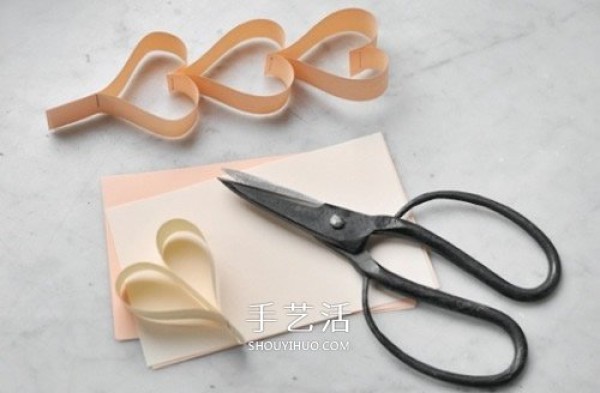 How to make handmade heart-shaped garlands with cardboard and illustrations of making love decorations