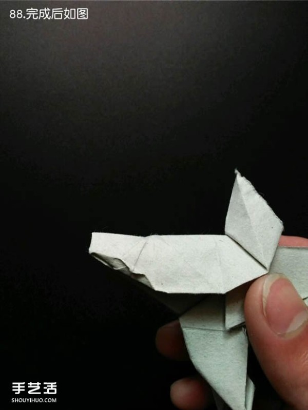 Super complex origami shark illustration, detailed steps for folding a three-dimensional shark