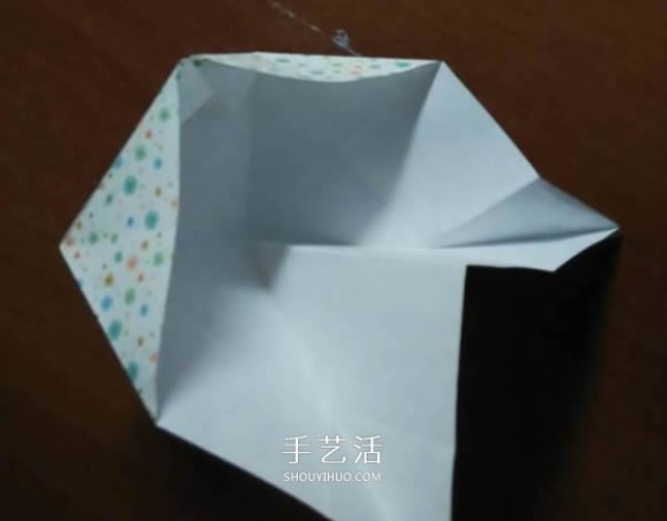 Fun magic box folding diagram and folding steps of a shrinkable box