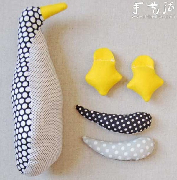 Tutorial on making penguin dolls with handmade fabrics