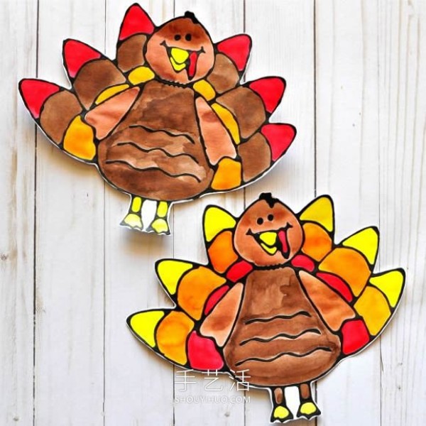 A simple hand-painted tutorial on how to make a paper turkey