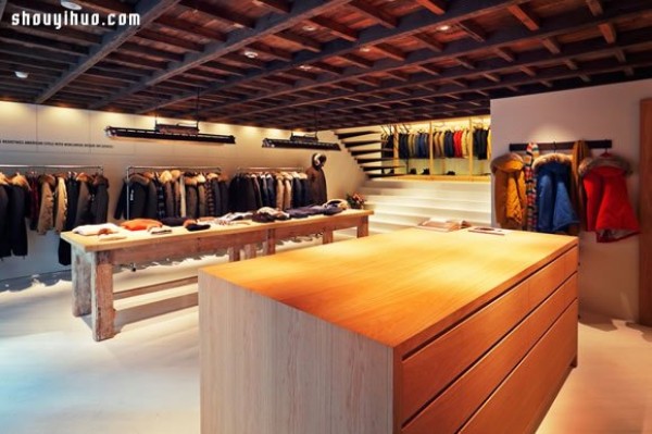 Woolrich Tokyo American Atmosphere Clothing Flagship Store Design