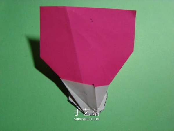 How to make an origami with a character and a man with a hat and the process of folding it