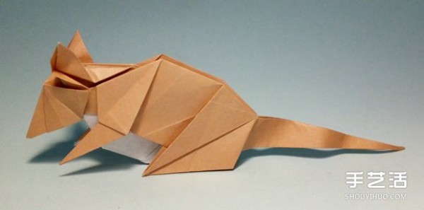 The folding method of the twelve zodiac rat, the realistic three-dimensional mouse origami illustration