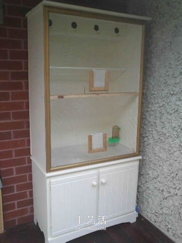 The process of transforming an old bookcase into a bird cabinet and the method of making a homemade wooden bird cabinet