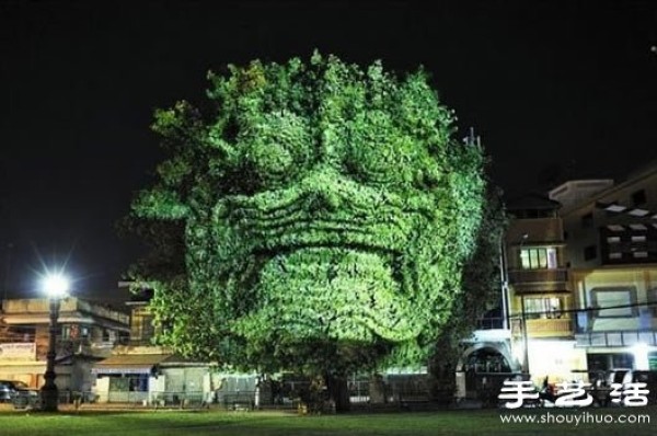 A bit scary 3D projection of trees