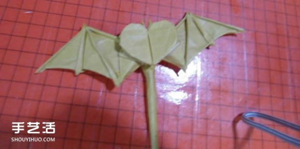 Devil Heart with Wings Origami Illustration and How to Fold the Devils Heart Tutorial