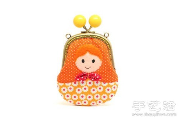 Appreciation of handmade works of cute and sweet gold bags