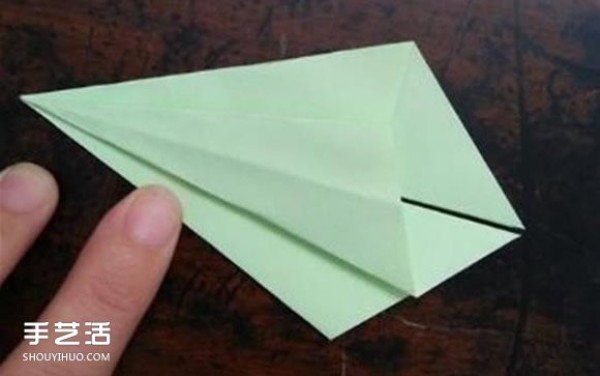 The folding method of a small three-dimensional umbrella illustrates how to make a paper umbrella for children