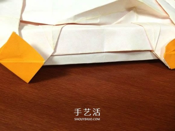 How to fold a complex three-dimensional sports car with detailed steps of origami sports car